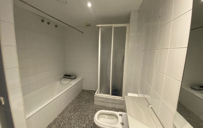 Revente - Local comercial -
Barcelona - Eixample Izquierdo