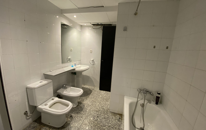 Revente - Local comercial -
Barcelona - Eixample Izquierdo