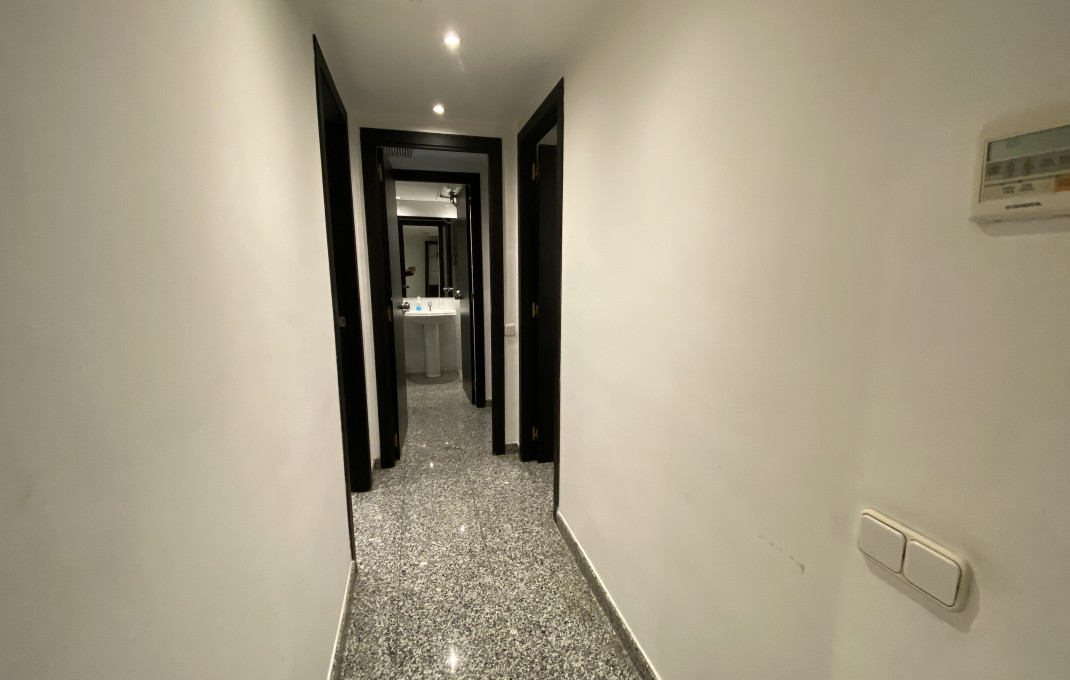 Revente - Local comercial -
Barcelona - Eixample Izquierdo