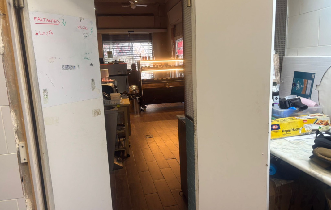 Traspaso - Take Away -
Barcelona - Gràcia