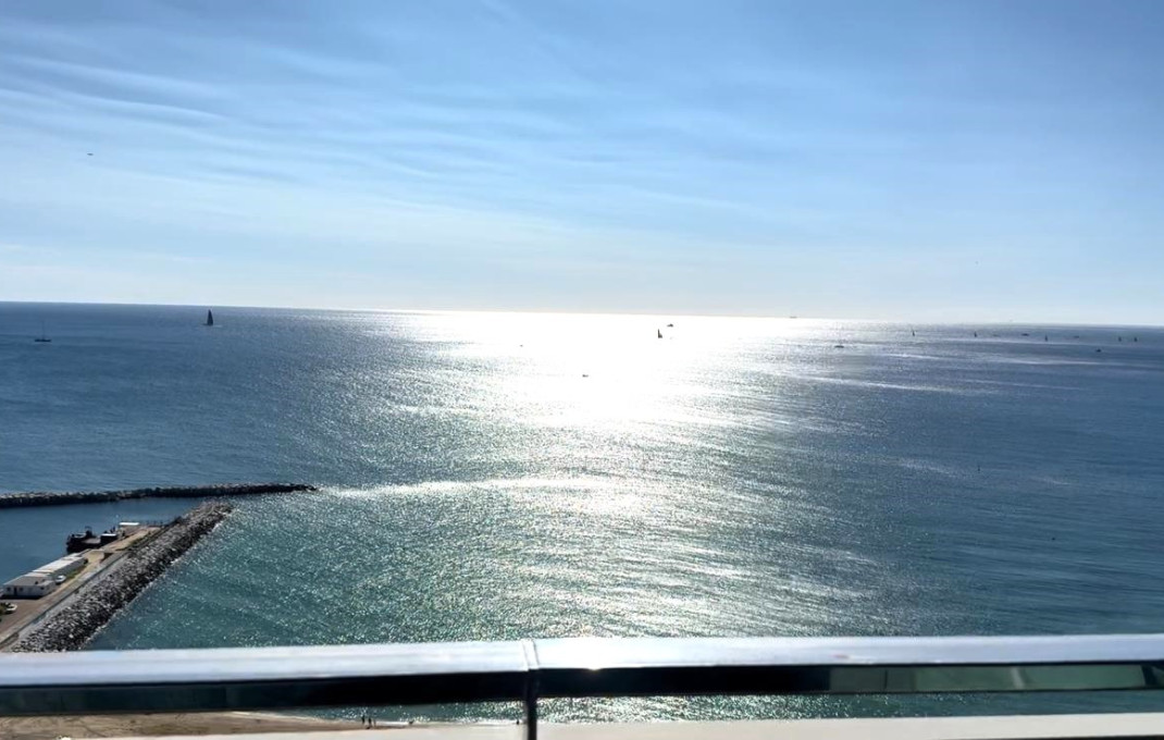 Venta - Piso -
Barcelona - Sant Martí