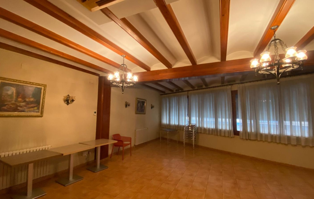 Venta - Bar Restaurante -
Tordera