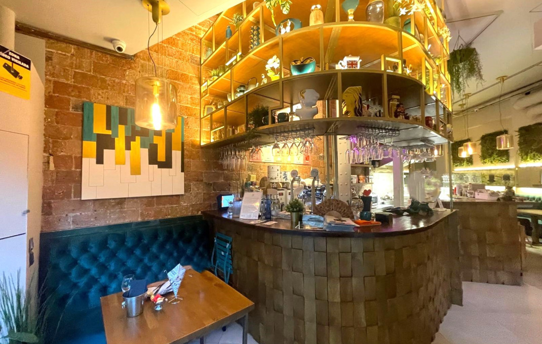 Traspaso - Bar Restaurante -
Barcelona - Eixample Derecho