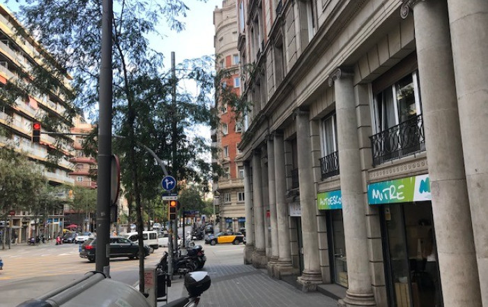Alquiler - Local comercial -
Barcelona - Eixample Izquierdo