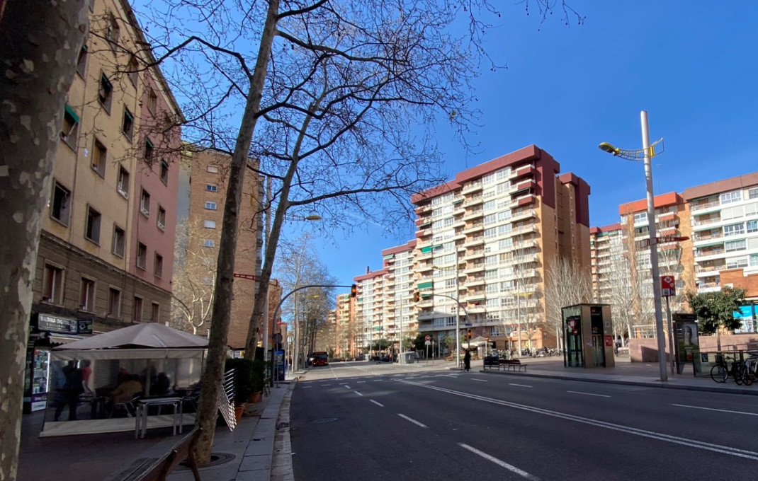 Alquiler - Local comercial -
Barcelona - Eixample Izquierdo