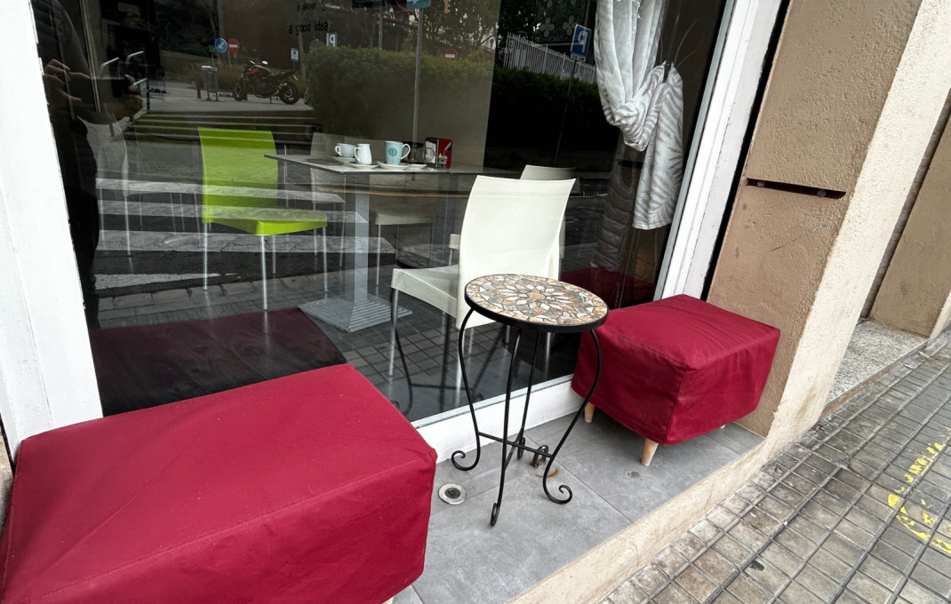 Traspaso - Bar-Cafeteria -
L'Hospitalet de Llobregat