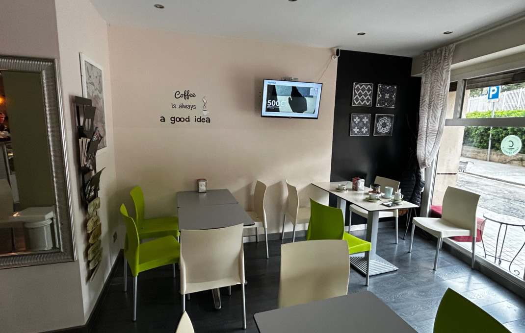 Traspaso - Bar-Cafeteria -
L'Hospitalet de Llobregat
