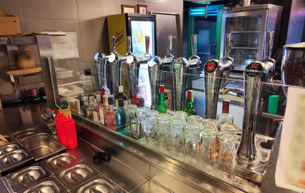 Transfert - Bar Restaurante -
Barcelona - Eixample Izquierdo
