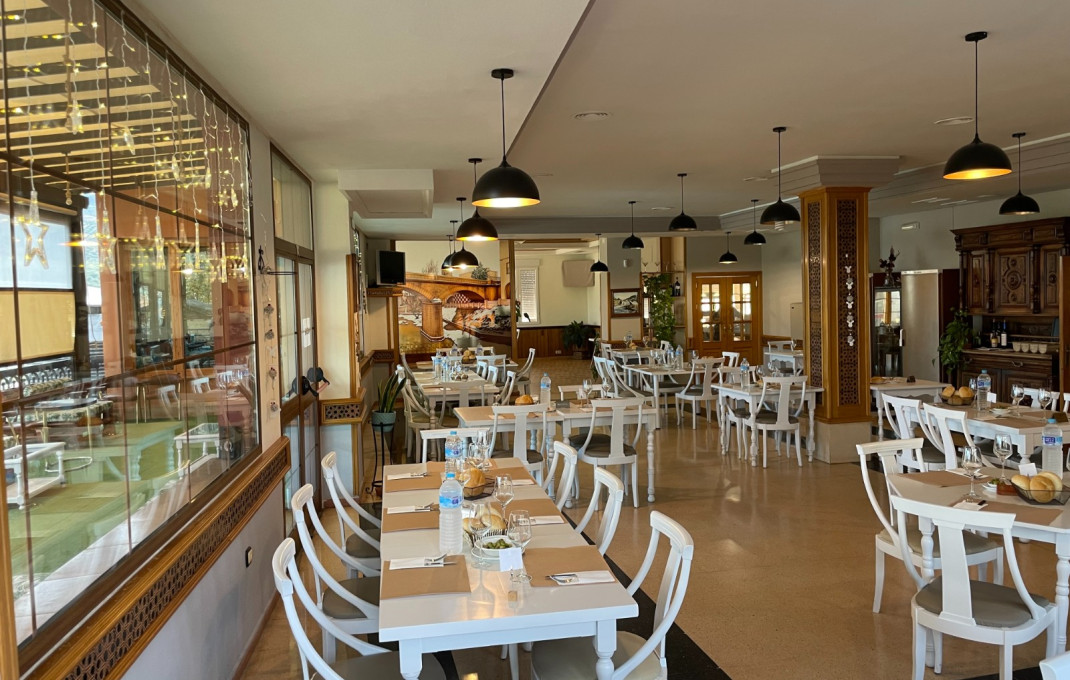 Venta - Hotel 2 Estrellas -
Jaén  - Jaén
