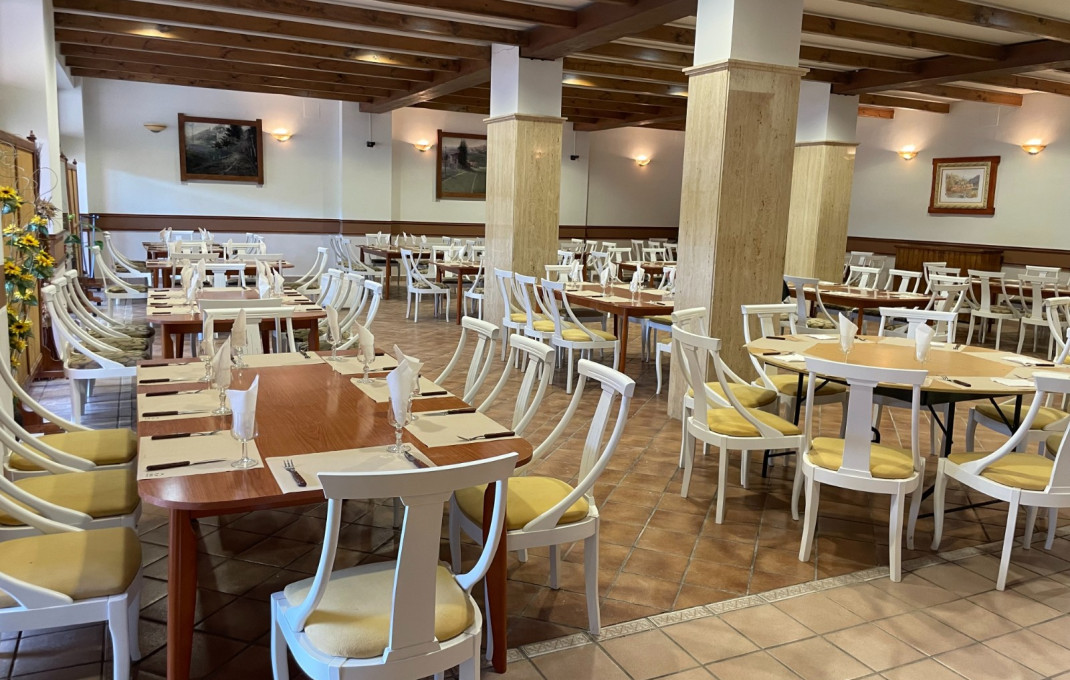 Venta - Hotel 2 Estrellas -
Jaén  - Jaén