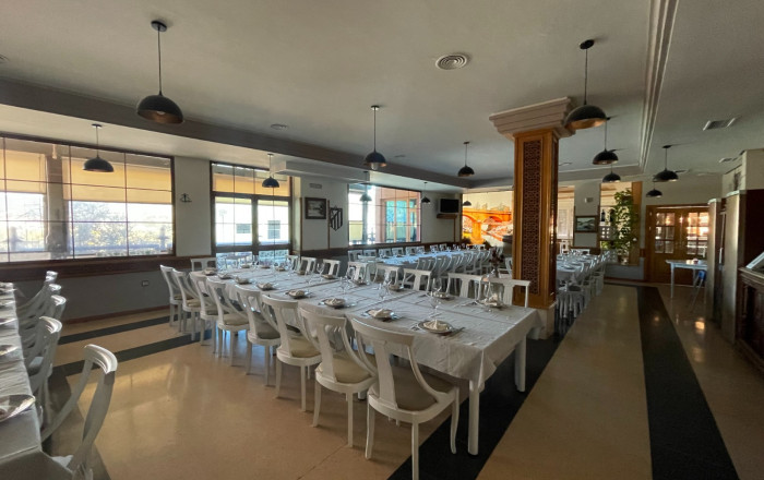 Venta - Hotel 2 Estrellas -
Jaén  - Jaén