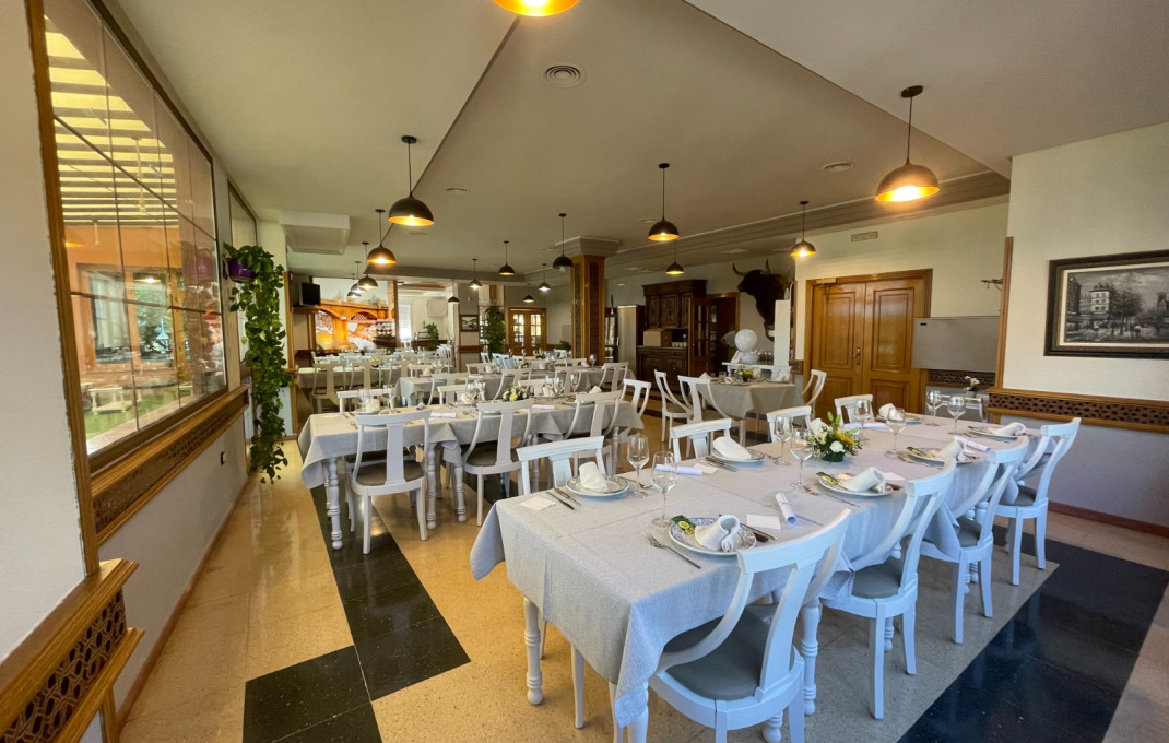 Venta - Hotel 2 Estrellas -
Jaén  - Jaén