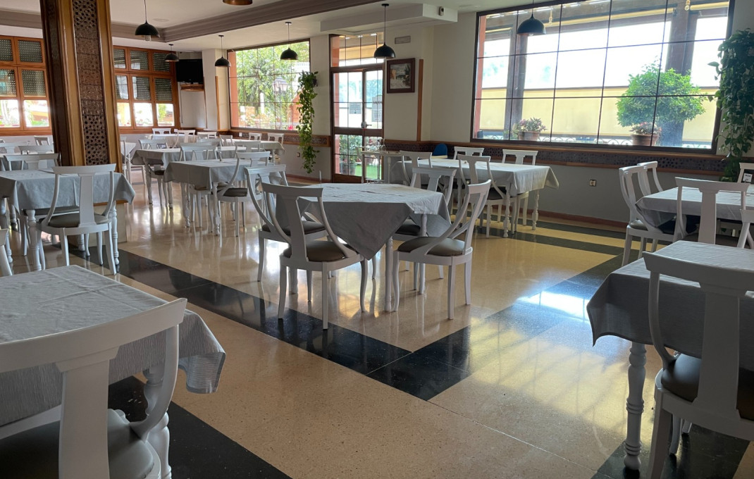 Venta - Hotel 2 Estrellas -
Jaén  - Jaén