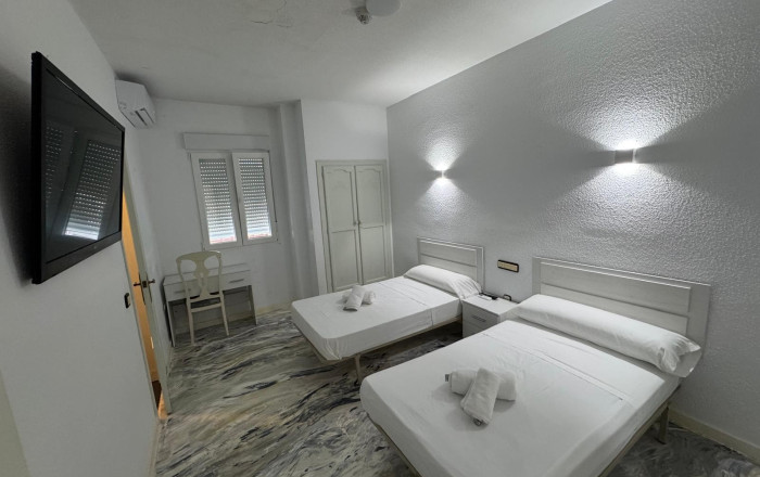 Venta - Hotel 2 Estrellas -
Jaén  - Jaén