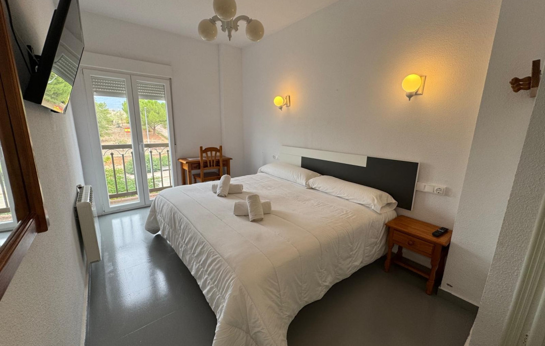 Venta - Hotel 2 Estrellas -
Jaén  - Jaén