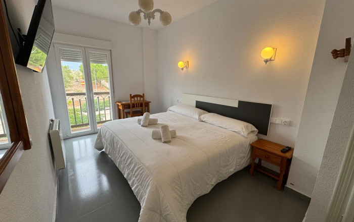 Venta - Hotel 2 Estrellas -
Jaén  - Jaén