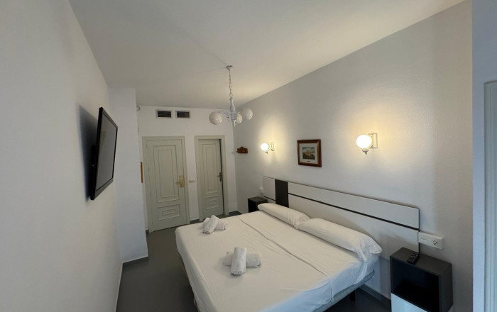 Venta - Hotel 2 Estrellas -
Jaén  - Jaén