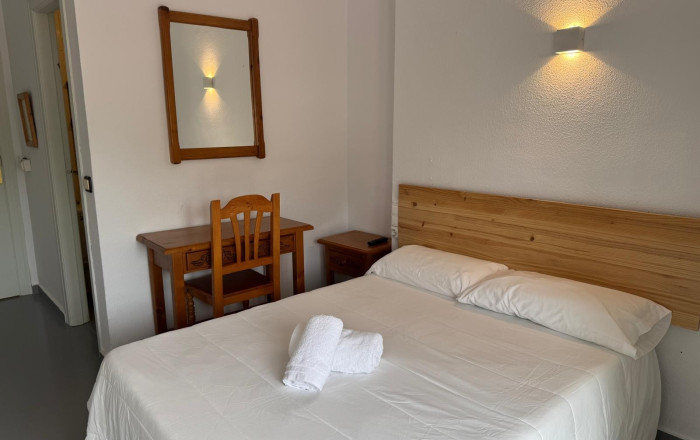 Venta - Hotel 2 Estrellas -
Jaén  - Jaén
