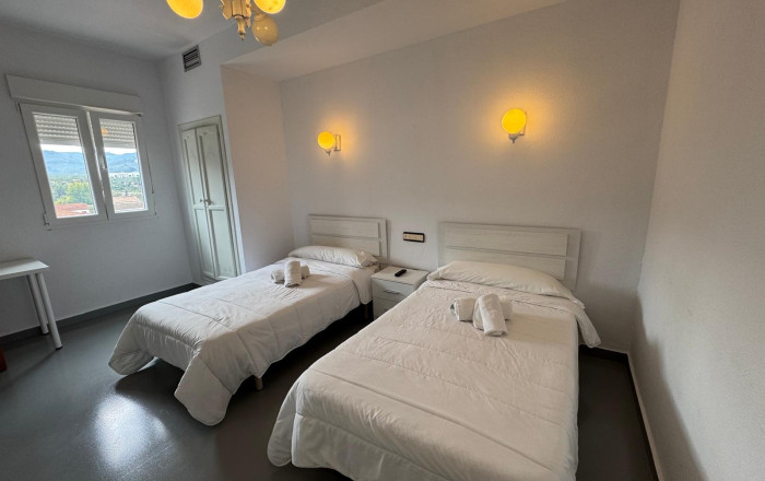 Venta - Hotel 2 Estrellas -
Jaén  - Jaén