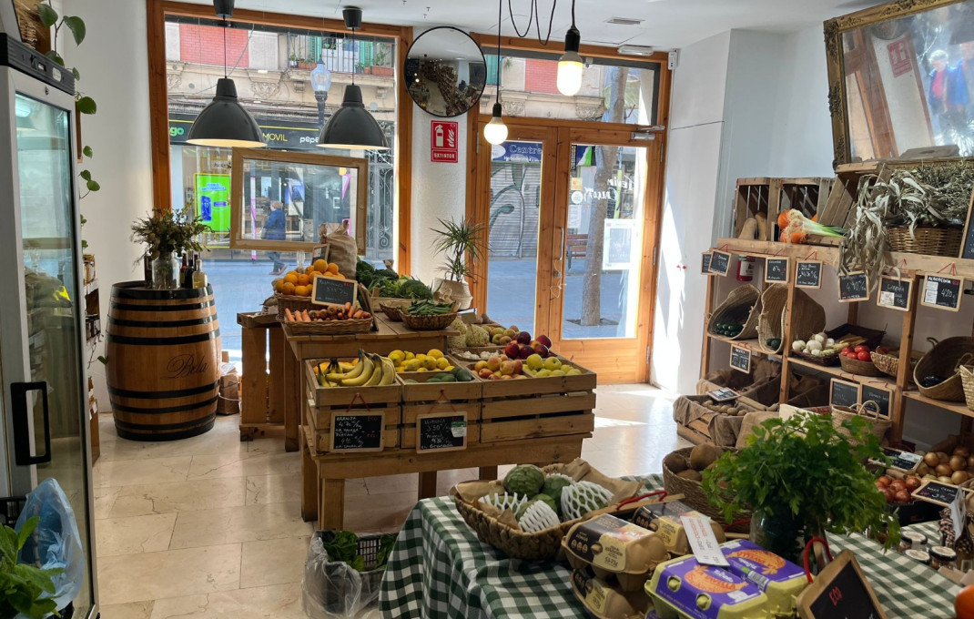 Transfert - magasin d'alimentation -
Barcelona - Clot