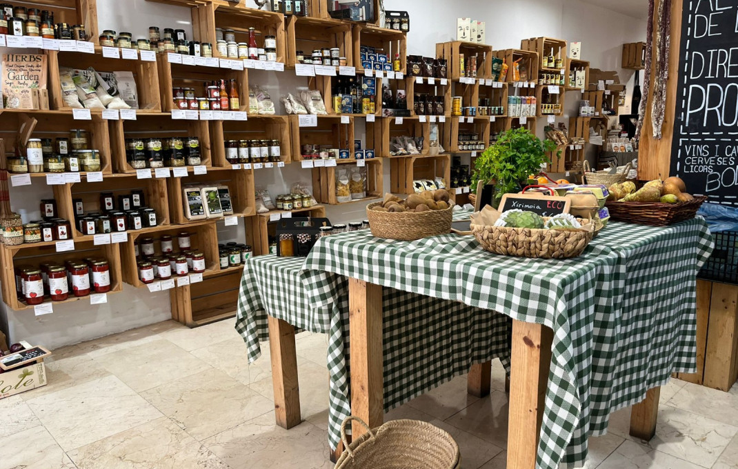 Transfert - magasin d'alimentation -
Barcelona - Clot