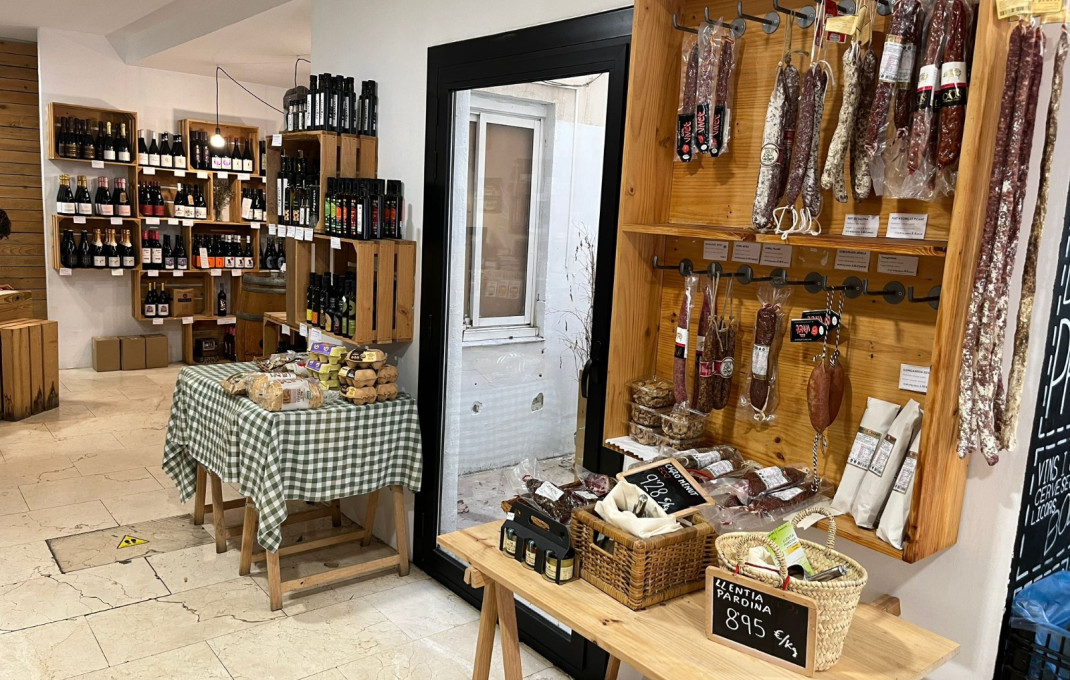 Transfert - magasin d'alimentation -
Barcelona - Clot