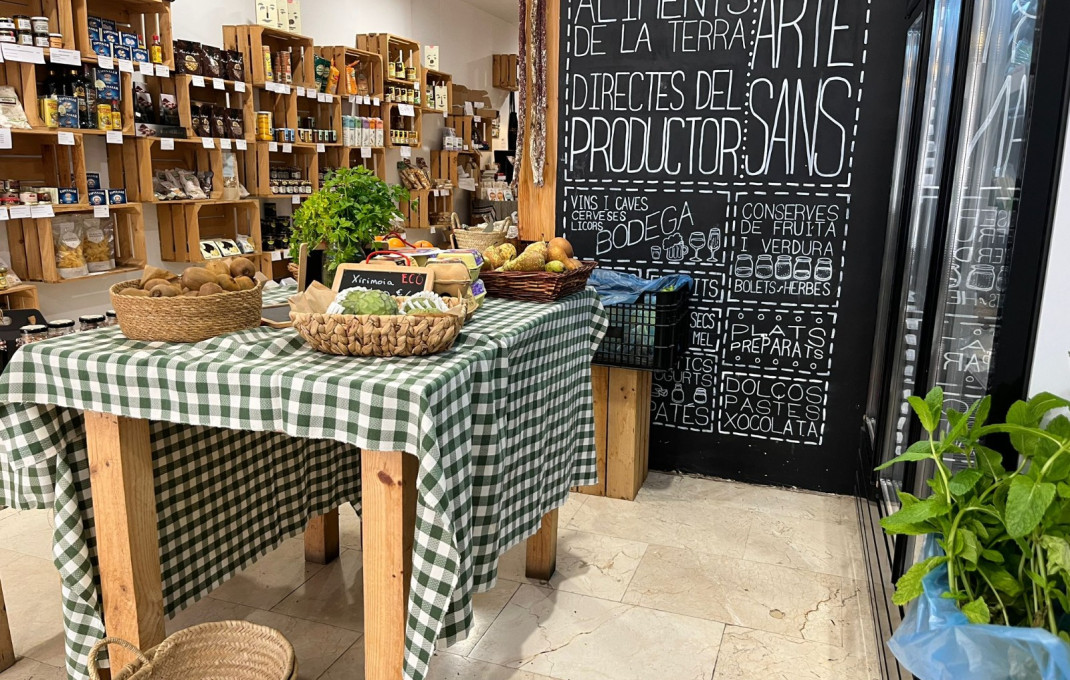Transfert - magasin d'alimentation -
Barcelona - Clot