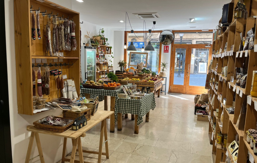 Transfert - magasin d'alimentation -
Barcelona - Clot