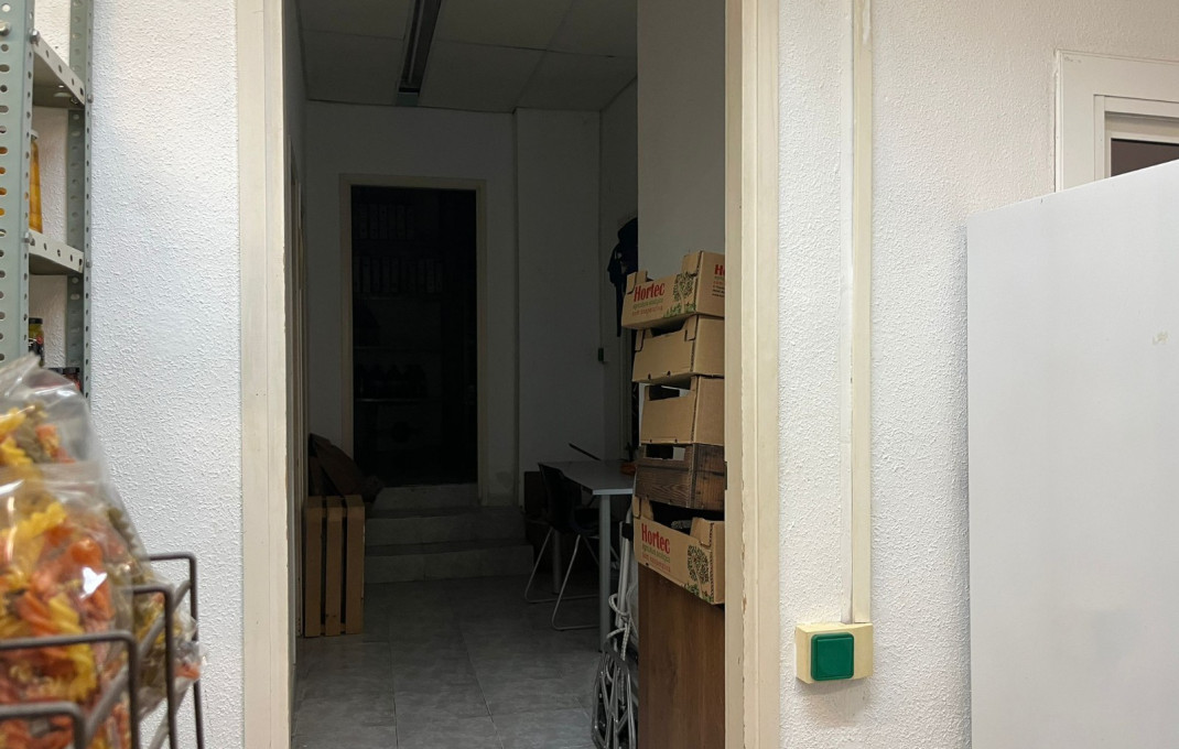 Transfert - magasin d'alimentation -
Barcelona - Clot