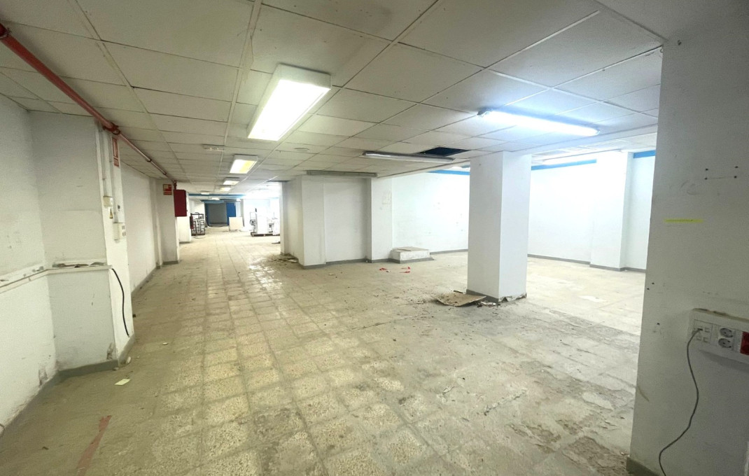 Location longue durée - Local comercial -
Barcelona - Sant Martí
