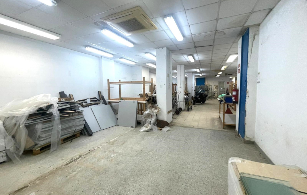 Location longue durée - Local comercial -
Barcelona - Sant Martí