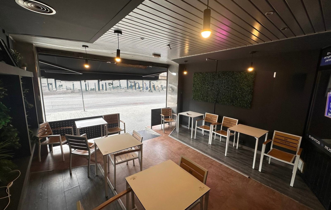 Transfert - Bar- C1 -
Barcelona - Sant Adriá Del Besos
