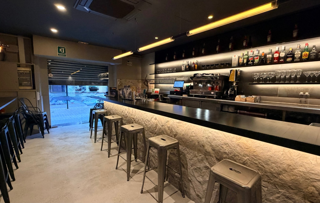 Traspaso - Restaurante -
Barcelona - Eixample