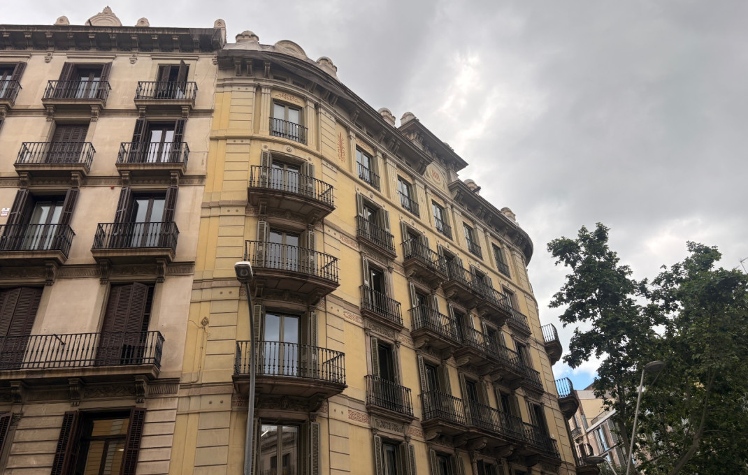 Traspaso - Bar Restaurante -
Barcelona - Eixample Derecho