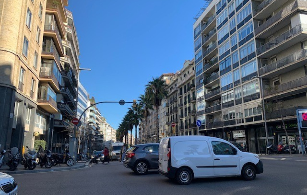 Transfer - Bar- C1 -
Barcelona - Sarria-Sant Gervasi