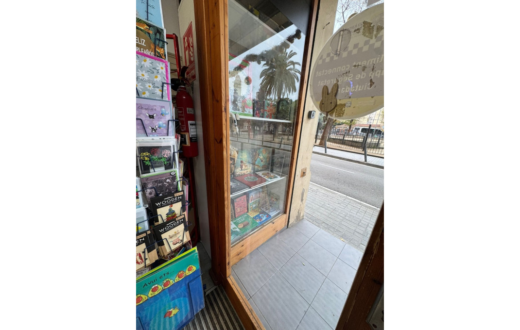 Traspaso - Tiendas -
L'Hospitalet de Llobregat - Collblanc