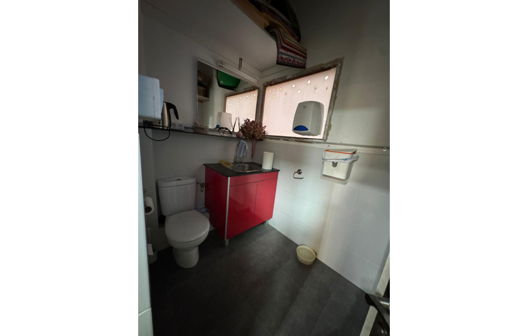 Traspaso - Tiendas -
L'Hospitalet de Llobregat - Collblanc