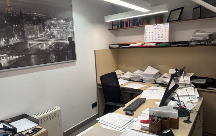 Venta - Local comercial -
Barcelona - Les corts