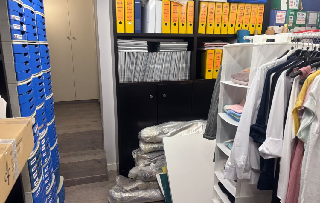 Venta - Local comercial -
Barcelona - Les corts