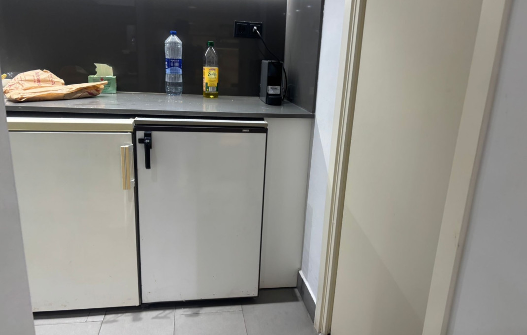 Venta - Local comercial -
Barcelona - Les corts