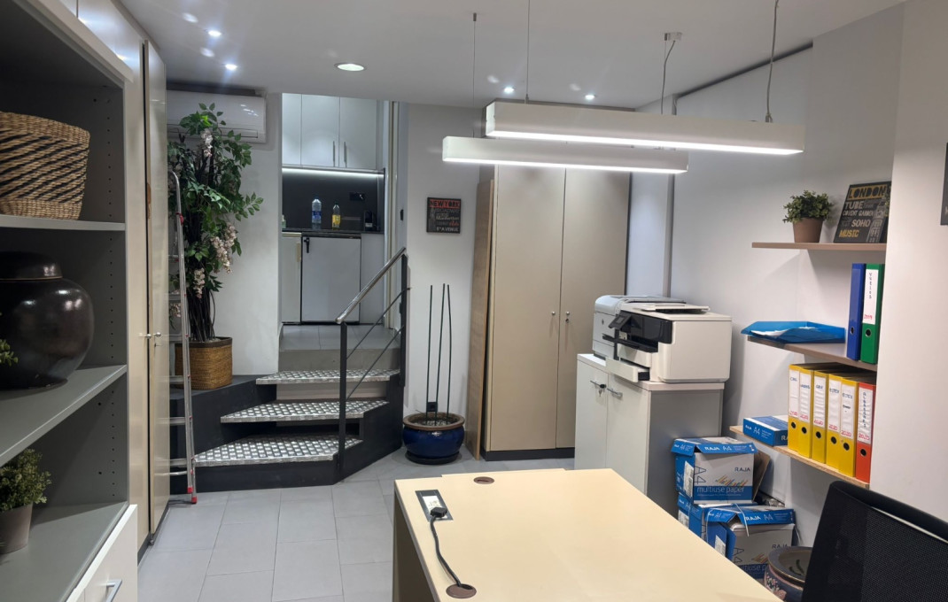 Venta - Local comercial -
Barcelona - Les corts