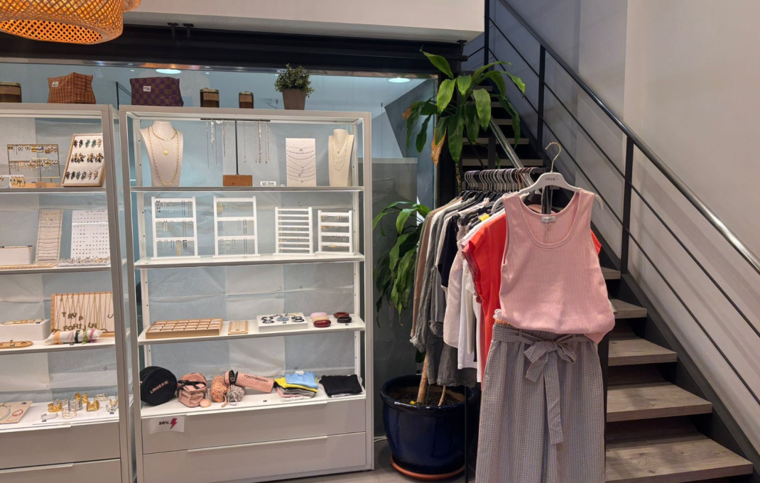 Venta - Local comercial -
Barcelona - Les corts
