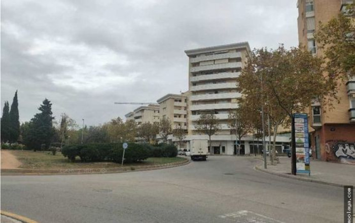 Alquiler - Local comercial -
Badalona