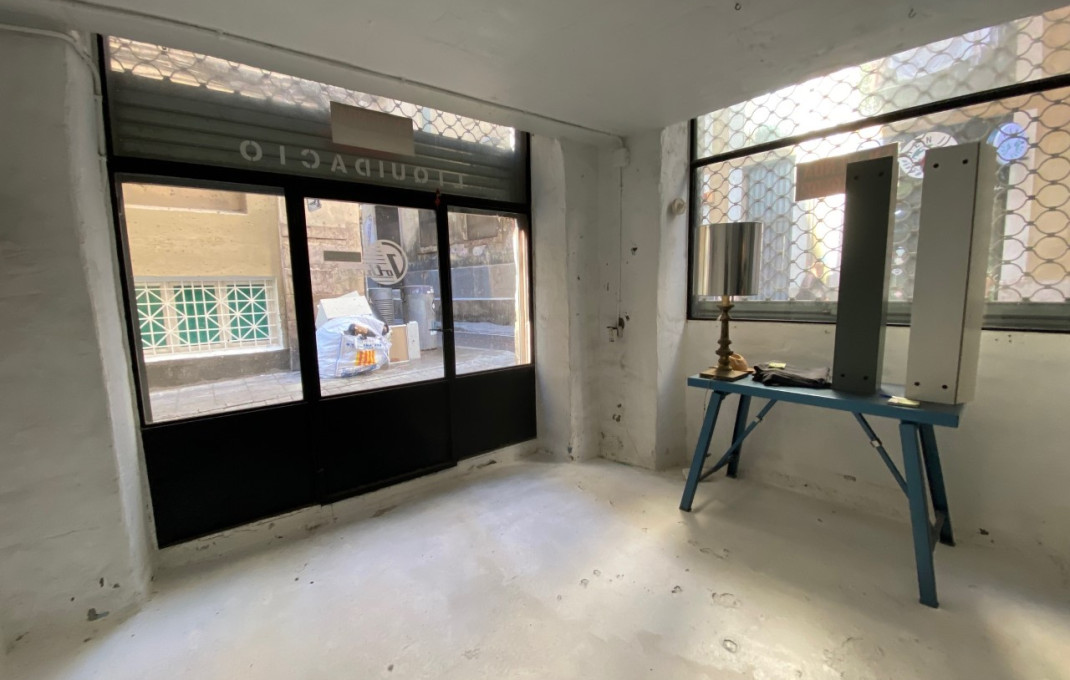 Revente - Local comercial -
Barcelona - Ciutat Vella