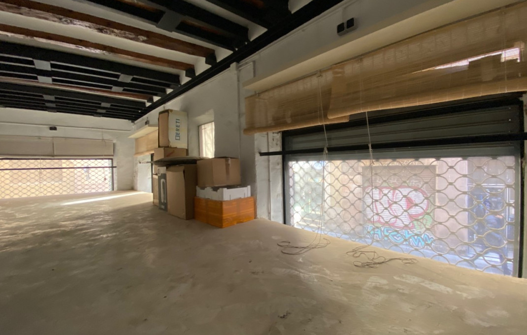 Revente - Local comercial -
Barcelona - Ciutat Vella