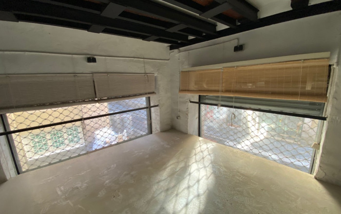 Revente - Local comercial -
Barcelona - Ciutat Vella