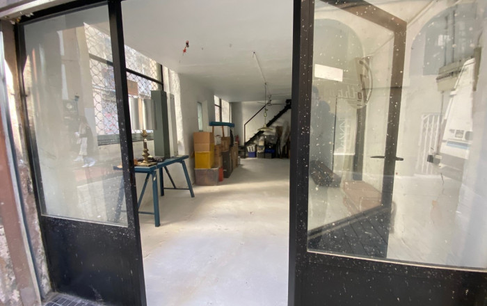 Revente - Local comercial -
Barcelona - Ciutat Vella