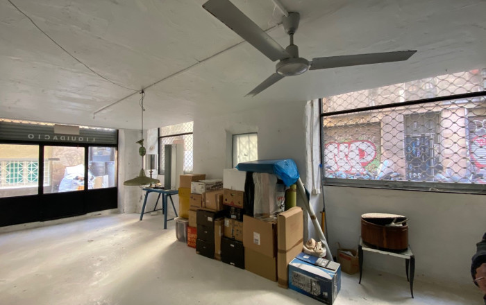 Revente - Local comercial -
Barcelona - Ciutat Vella