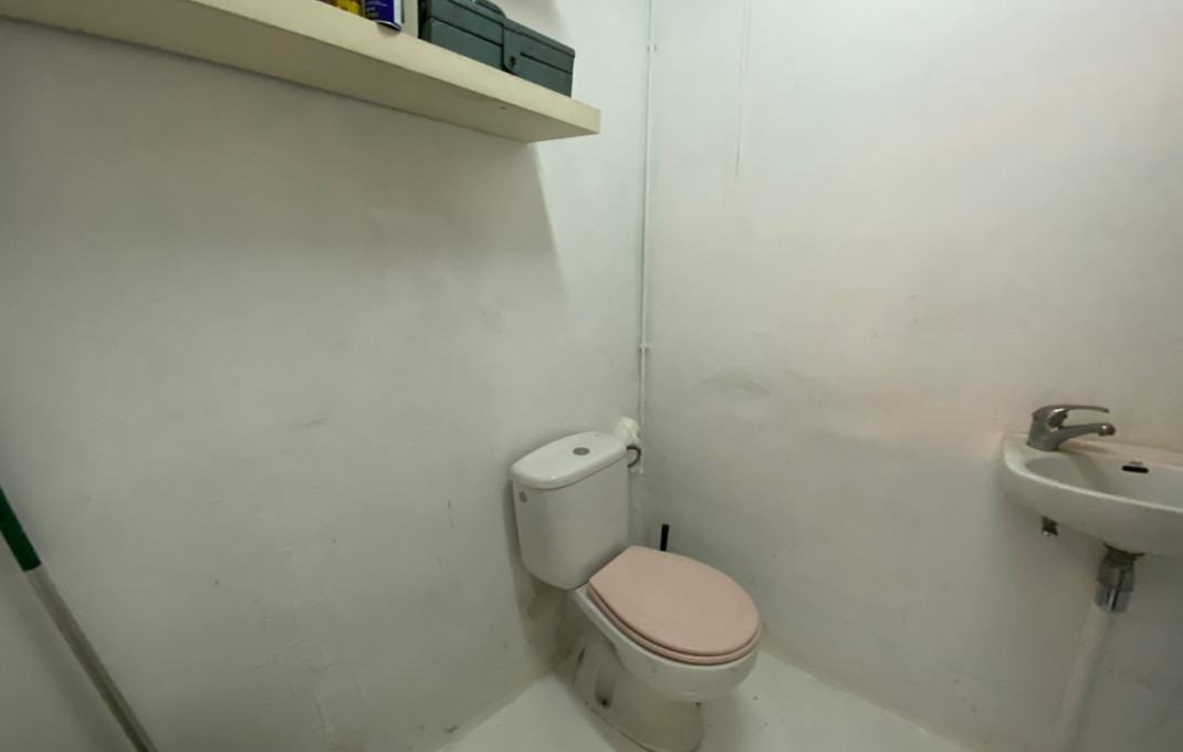 Revente - Local comercial -
Barcelona - Ciutat Vella