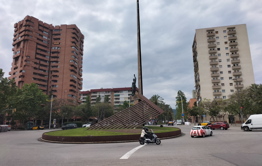 Alquiler - Local comercial -
Barcelona - Nou Barris